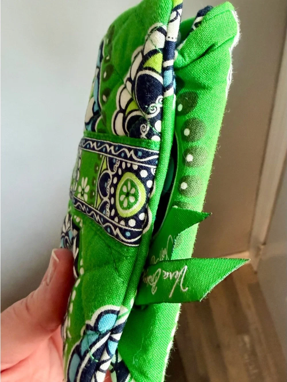 Vera Bradley Green Medallion Quilted Floral Zip Wallet - Picture 5 of 5